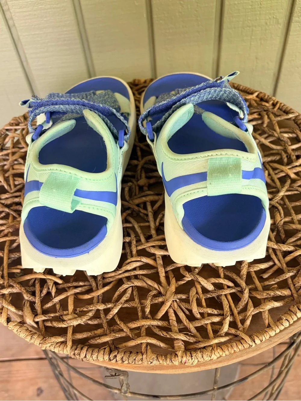 Nike Wmns Vista NA Sandals Mint Foam Cashmere DJ6608-300 Size 7 Blue Green